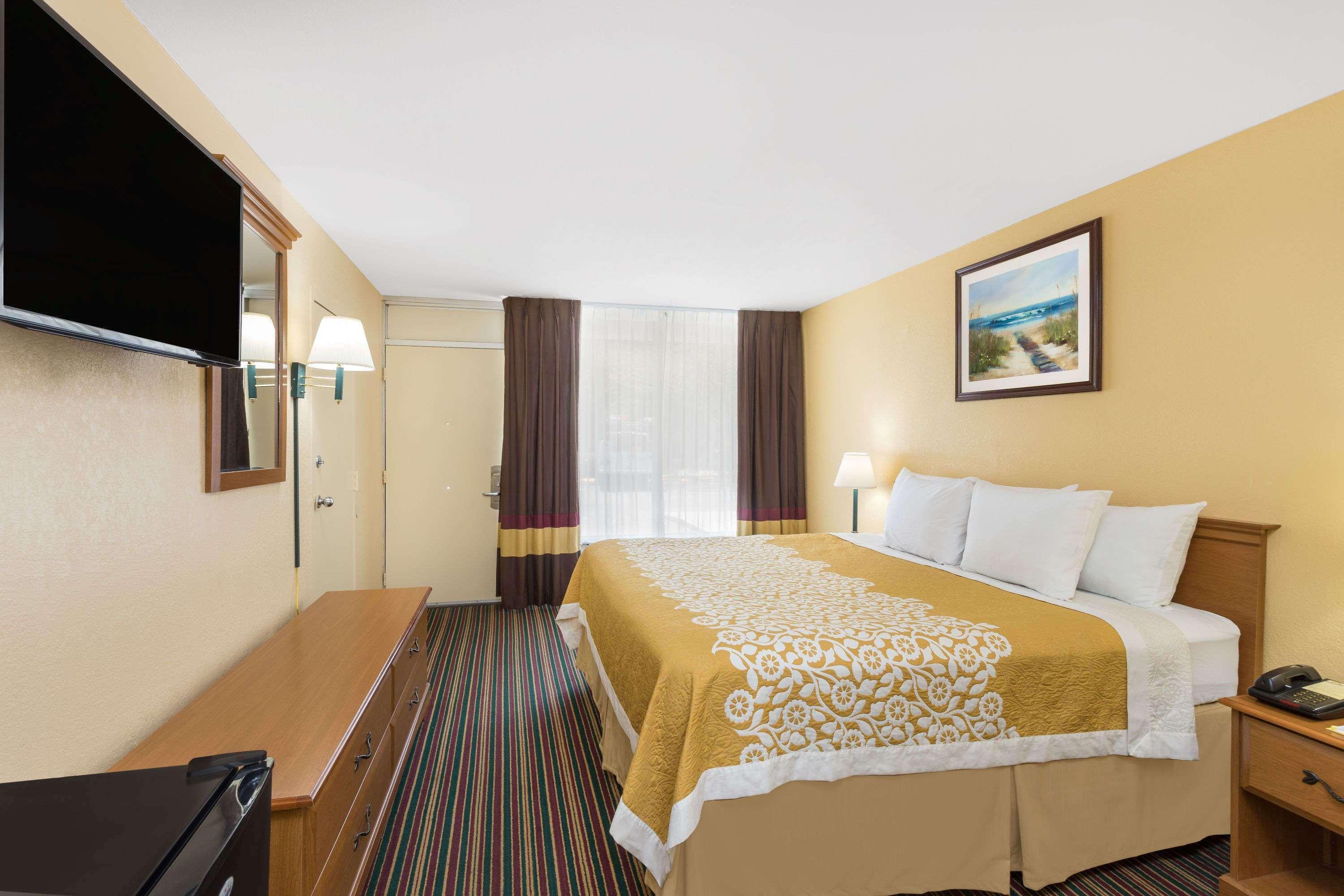 Days Inn By Wyndham Mt Pleasant-Charleston-Patriots Point Exteriör bild