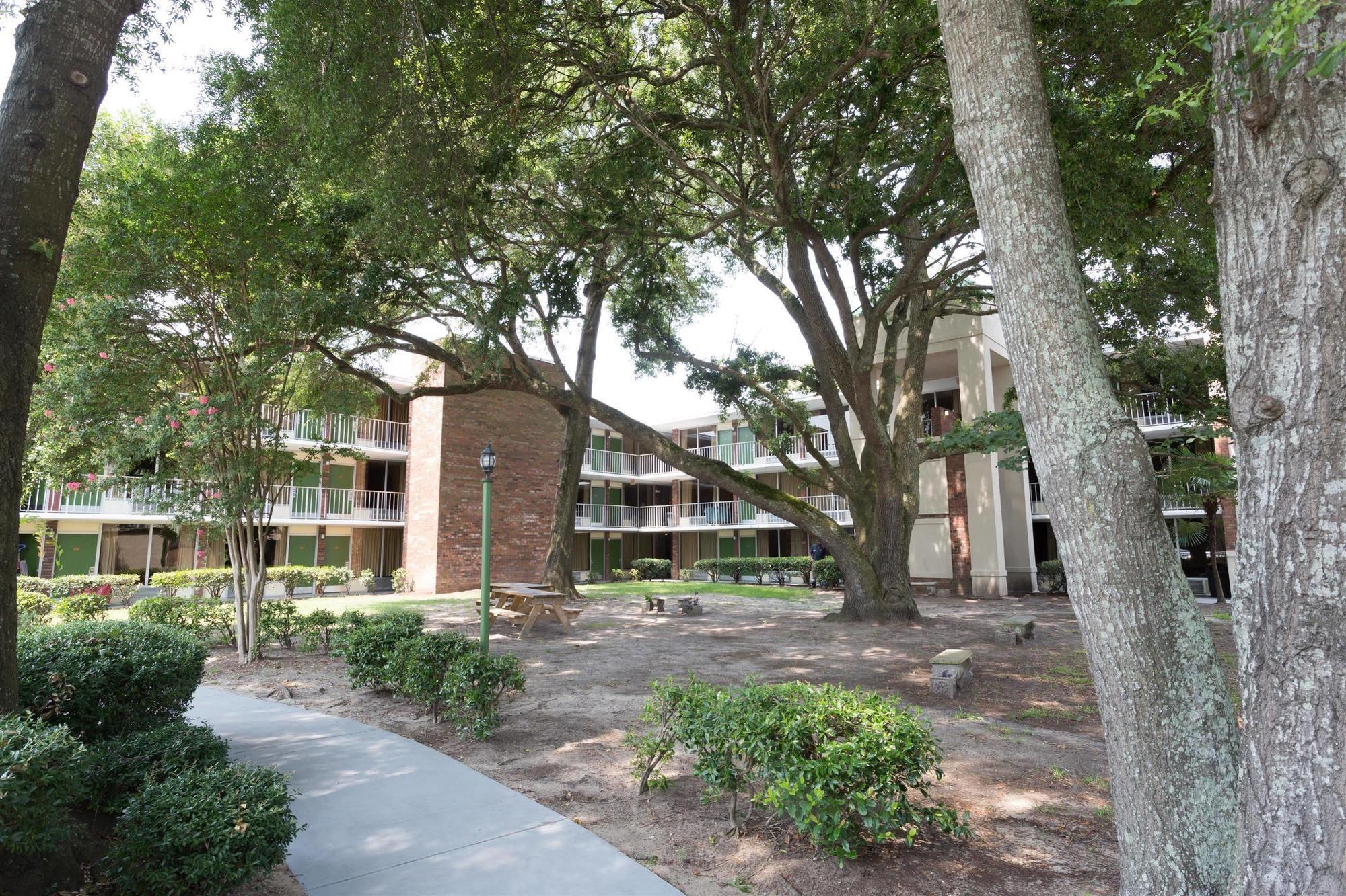 Days Inn By Wyndham Mt Pleasant-Charleston-Patriots Point Exteriör bild