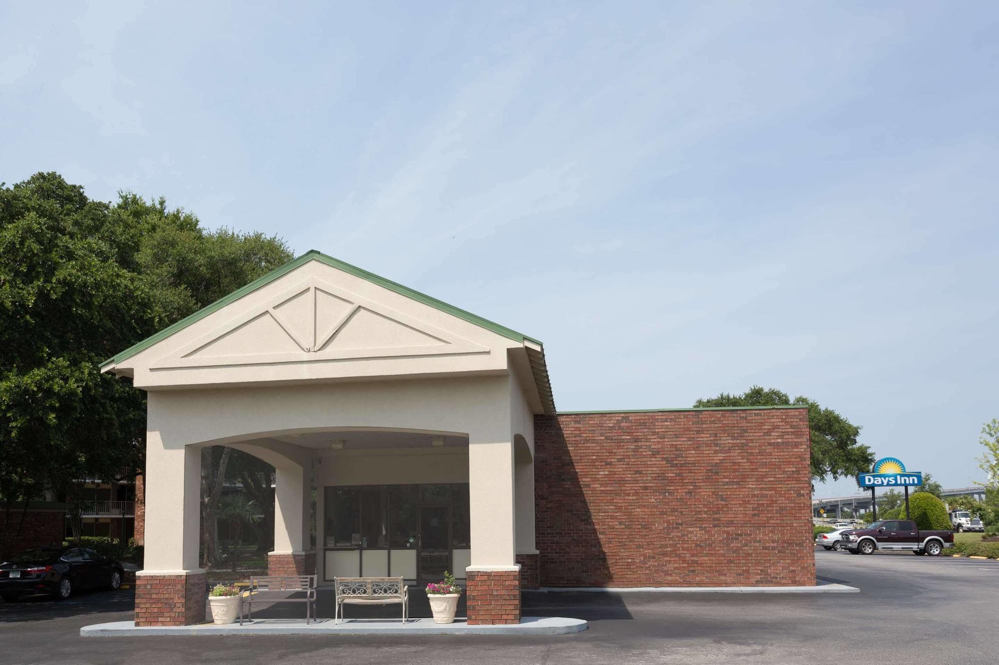 Days Inn By Wyndham Mt Pleasant-Charleston-Patriots Point Exteriör bild